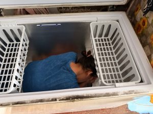 Неплательщица алиментов спрятались от башкирских приставов в морозильной камере